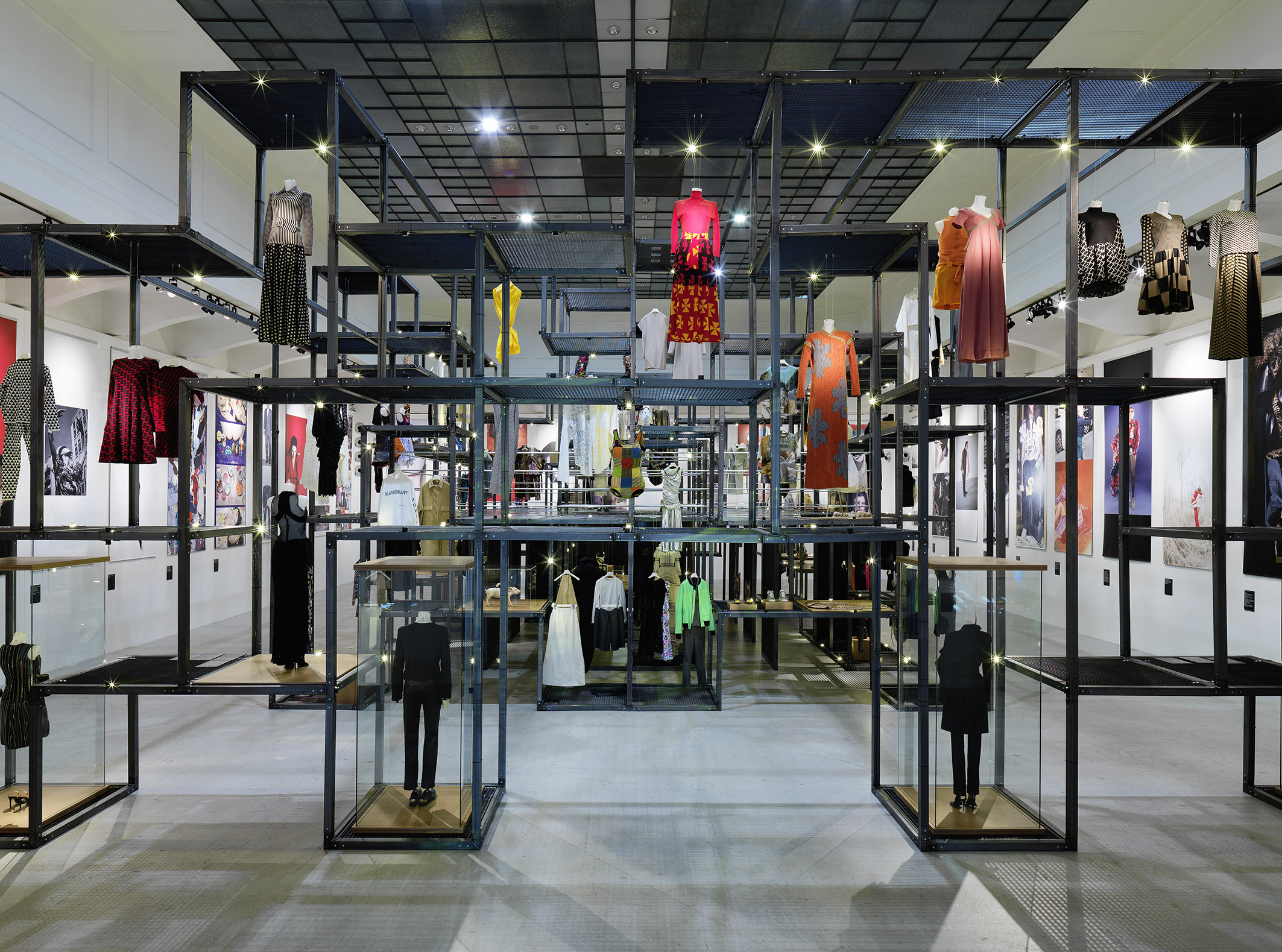 österreichisches Modedesign, Show-off, zeitgenössisches