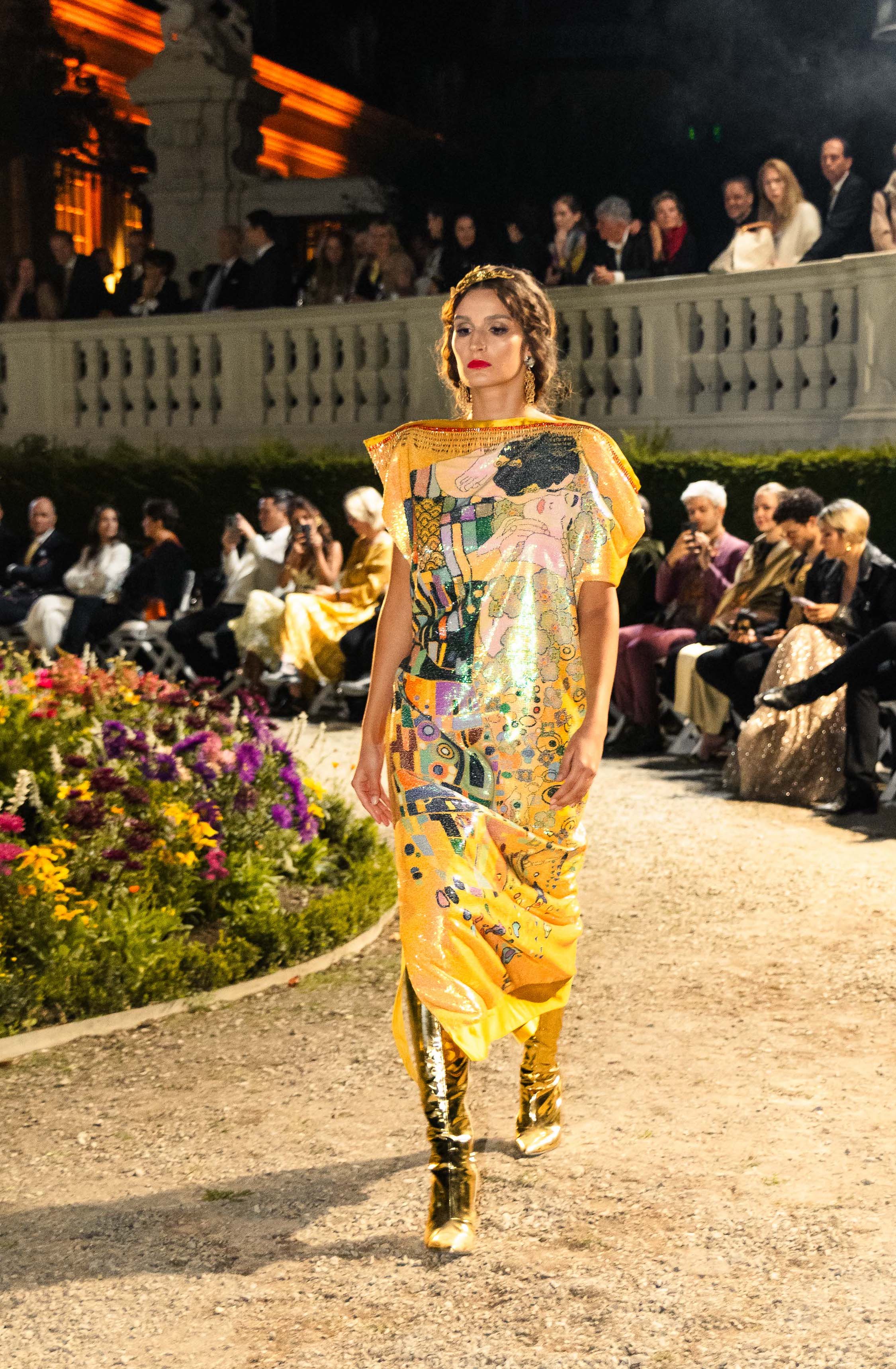 Lie Sangbong X Belvedere. Der Kuss, Gustav Klimt, Modekollektion,