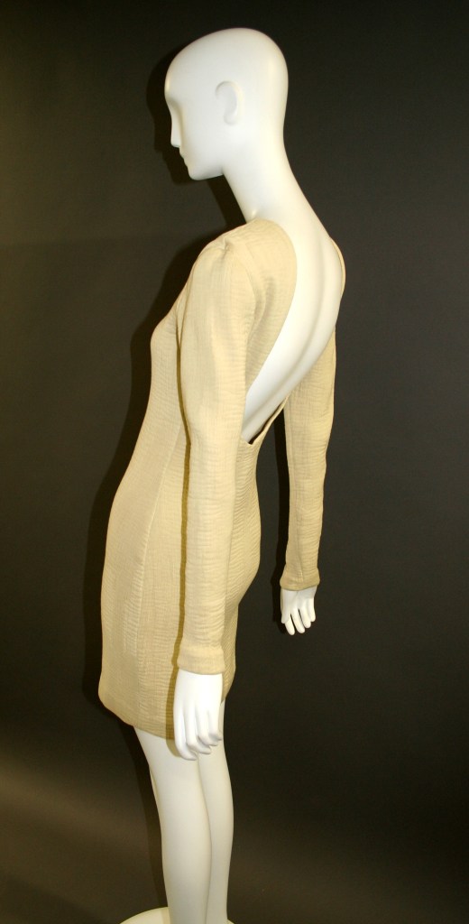 Helmut Lang (Modeschöpfer), Kleid, 1985, Wien Museum Inv.-Nr. M 20067, CC BY 4.0, Foto: Wien Museum (https://sammlung.wienmuseum.at/objekt/687531/)