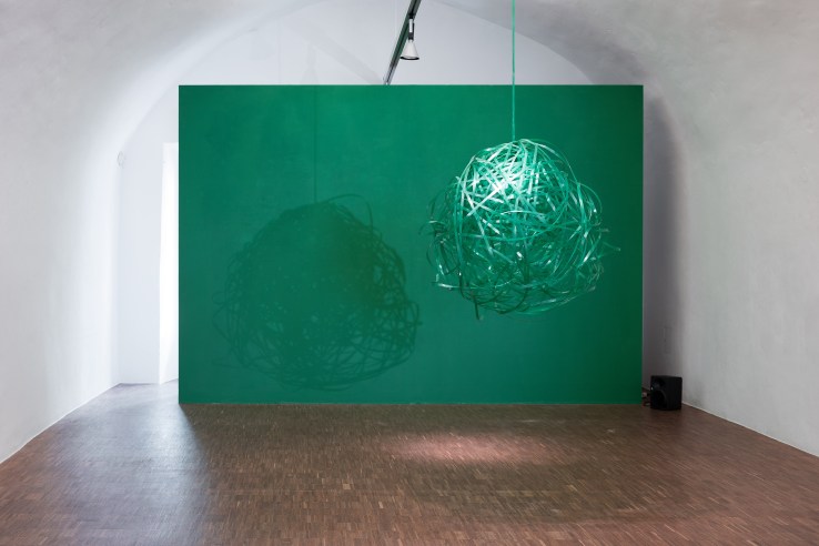 "LOOP ca. 80 x 80 x 80 cm, Interaktives Sound-Objekt
Fischbacher | Schebella ©2022 © Foto: Rudolf Strobl
